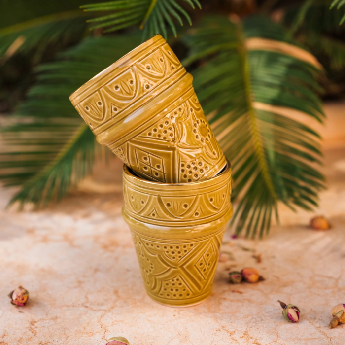 Set von 4: Elegantes Handgefertigtes Keramiktassen Set mit Goldnoten – Kaffee & Tee